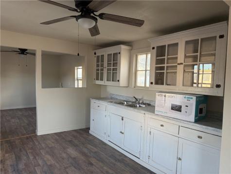 603 E Mesquite Street Benavides TX 78341
