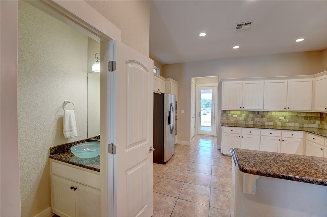 107 Frontenac Rockport TX 78382