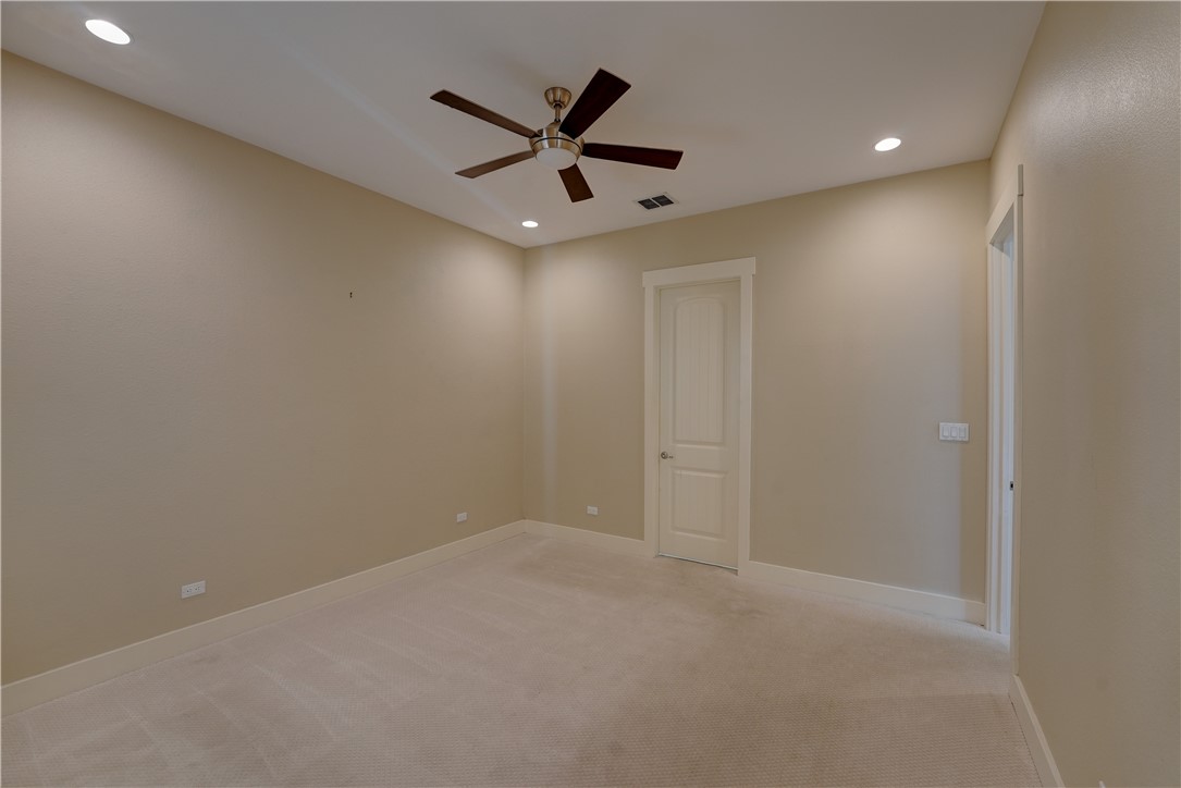 107 Frontenac Rockport TX 78382
