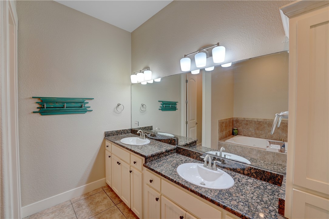 107 Frontenac Rockport TX 78382