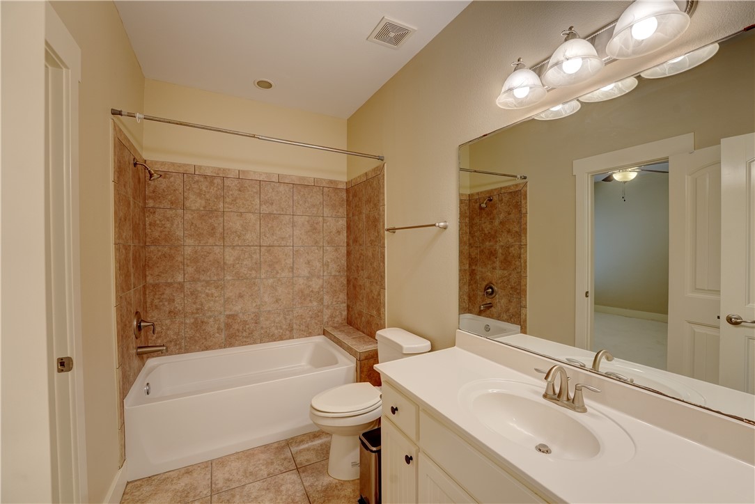 107 Frontenac Rockport TX 78382