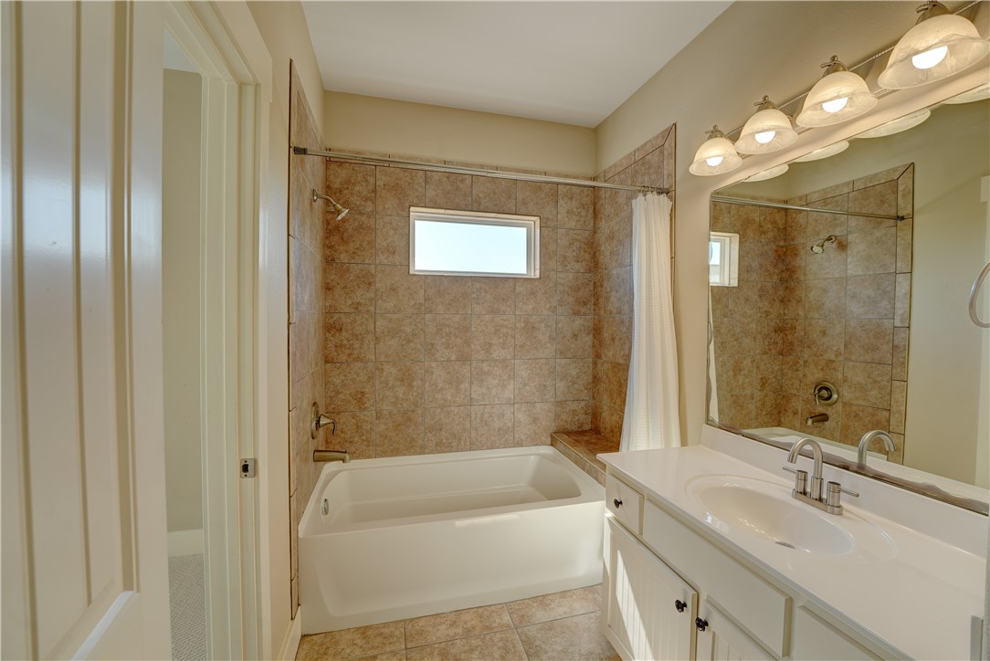 107 Frontenac Rockport TX 78382