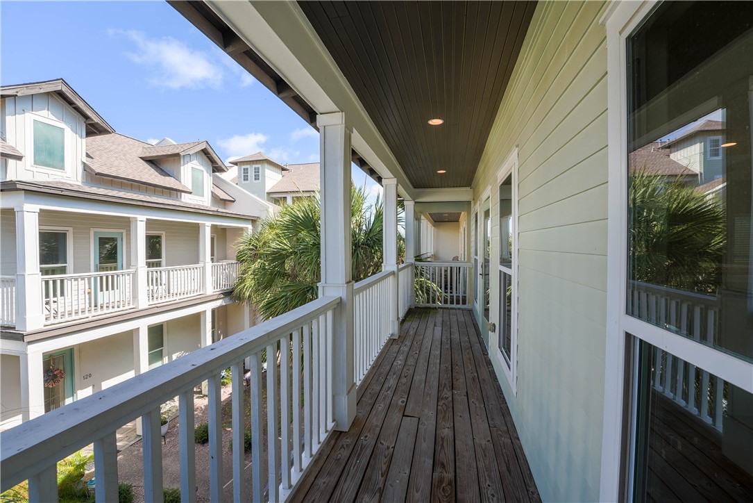 107 Frontenac Rockport TX 78382