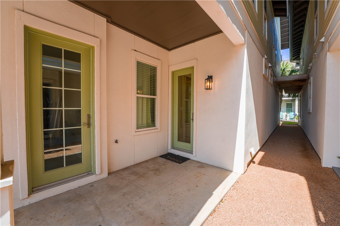 107 Frontenac Rockport TX 78382