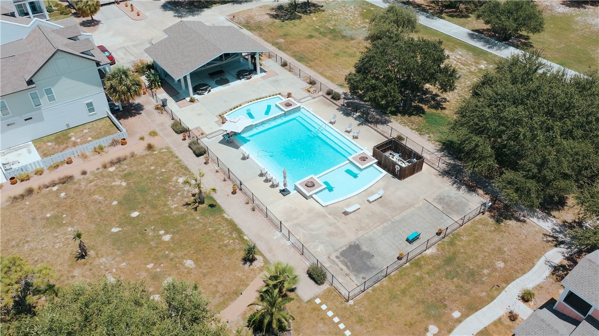 107 Frontenac Rockport TX 78382