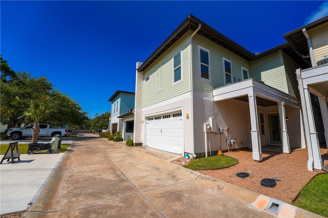 107 Frontenac Rockport TX 78382