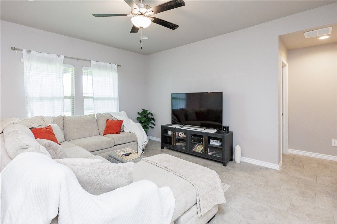 1257 Carnaby Street Corpus Christi TX 78415