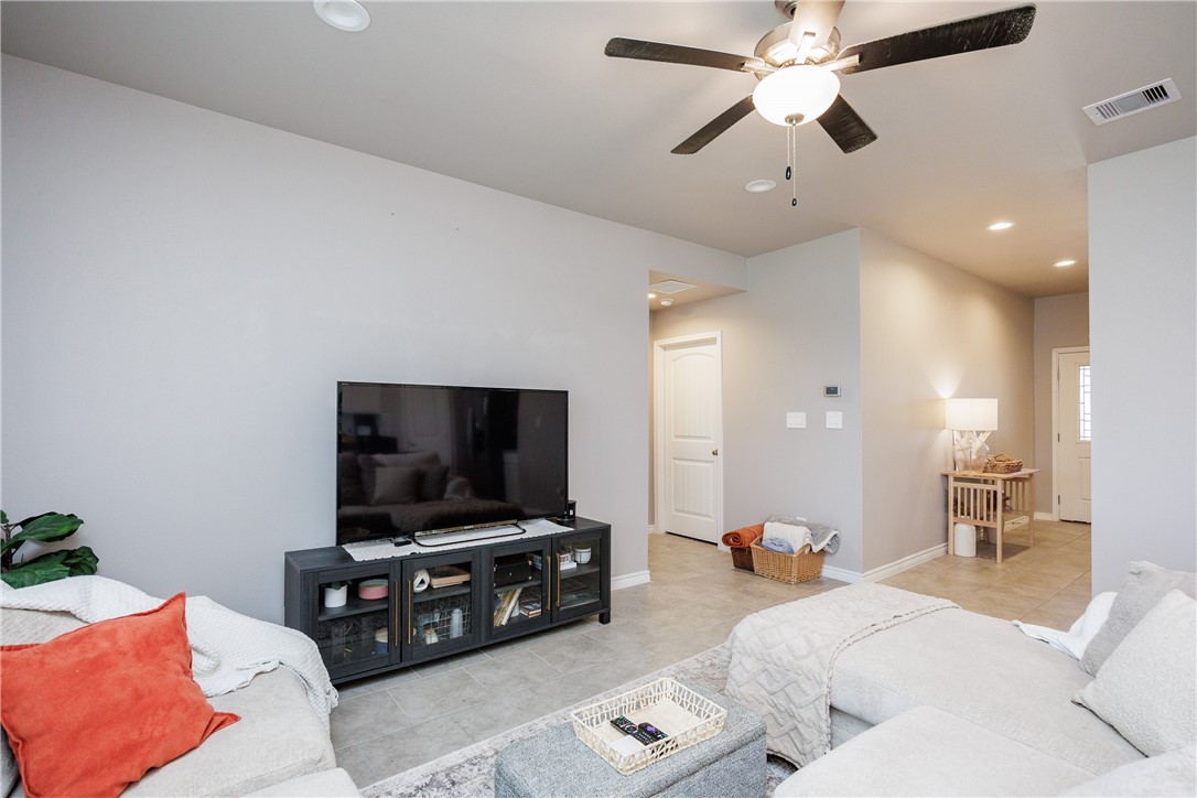 1257 Carnaby Street Corpus Christi TX 78415