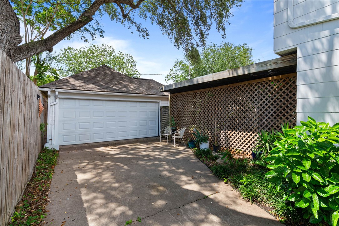 333 Camellia Drive Corpus Christi TX 78404