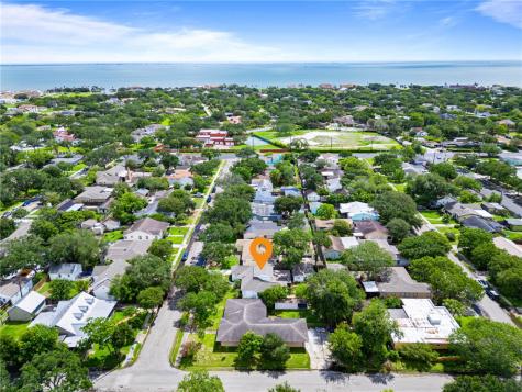 333 Camellia Drive Corpus Christi TX 78404