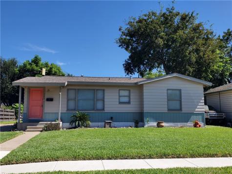 725 Lansdown Drive Corpus Christi TX 78412