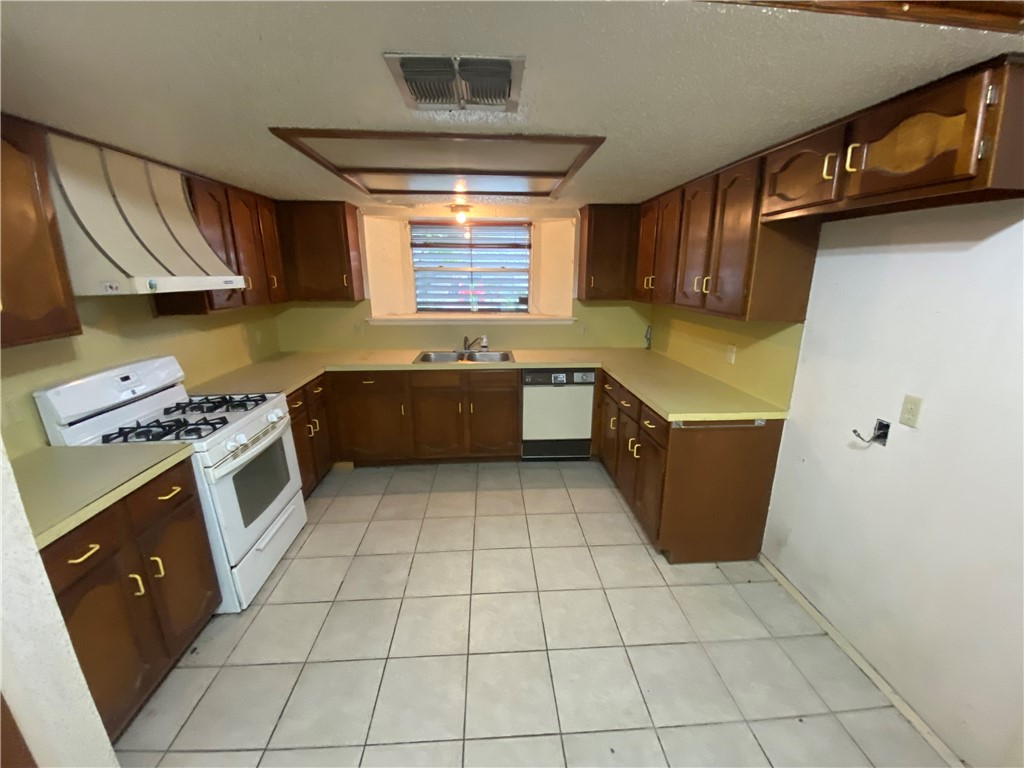 3710 Mendenhall Drive Corpus Christi TX 78415