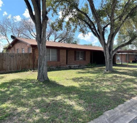 911 Mike Street George West TX 78022