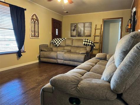 911 Mike Street George West TX 78022