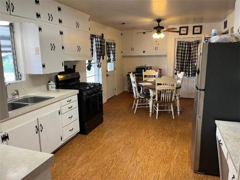 911 Mike Street George West TX 78022