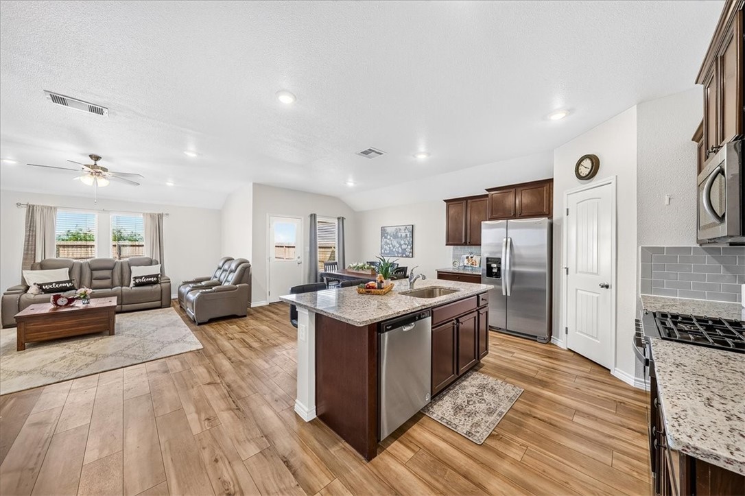 1118 Thames Chase Drive Corpus Christi TX 78415