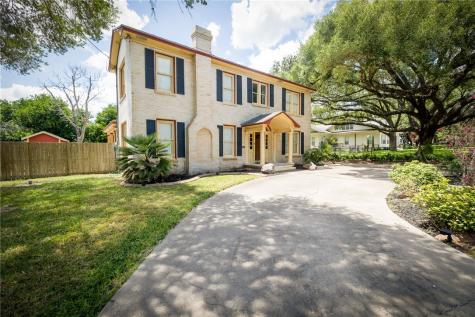 1107 N Adams Street Beeville TX 78102