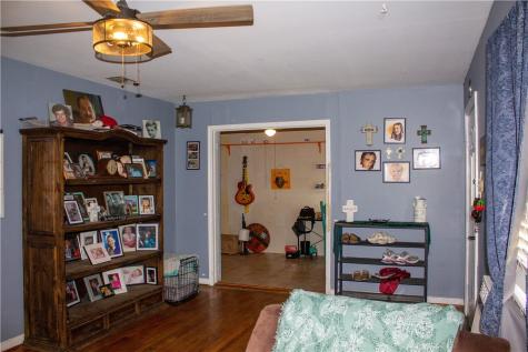 405 W Walton Street Beeville TX 78102