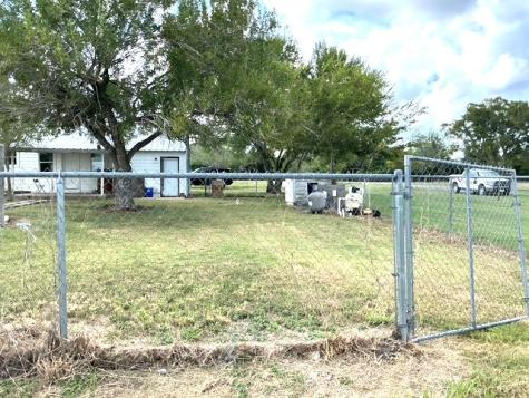145 Churchill Road Woodsboro TX 78393