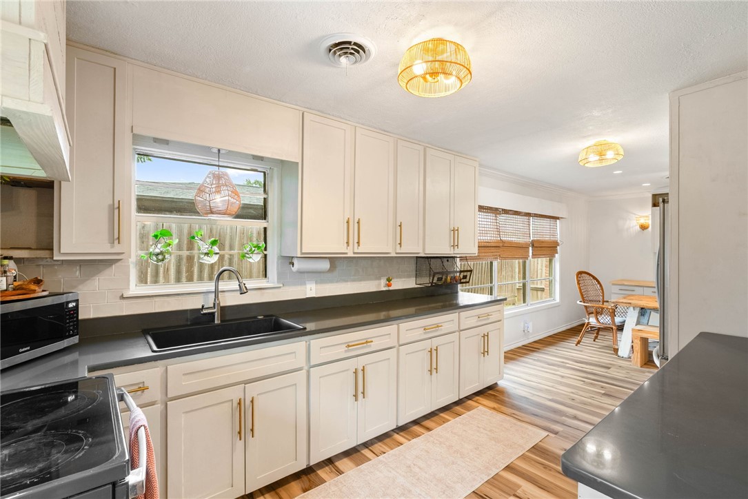 426 Troy Drive Corpus Christi TX 78412