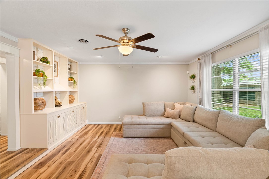 426 Troy Drive Corpus Christi TX 78412