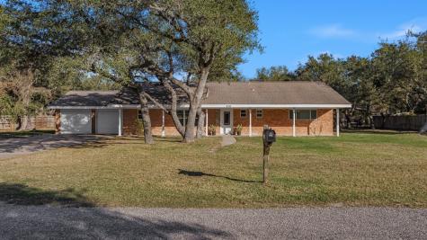 828 Oak Avenue Rockport TX 78382