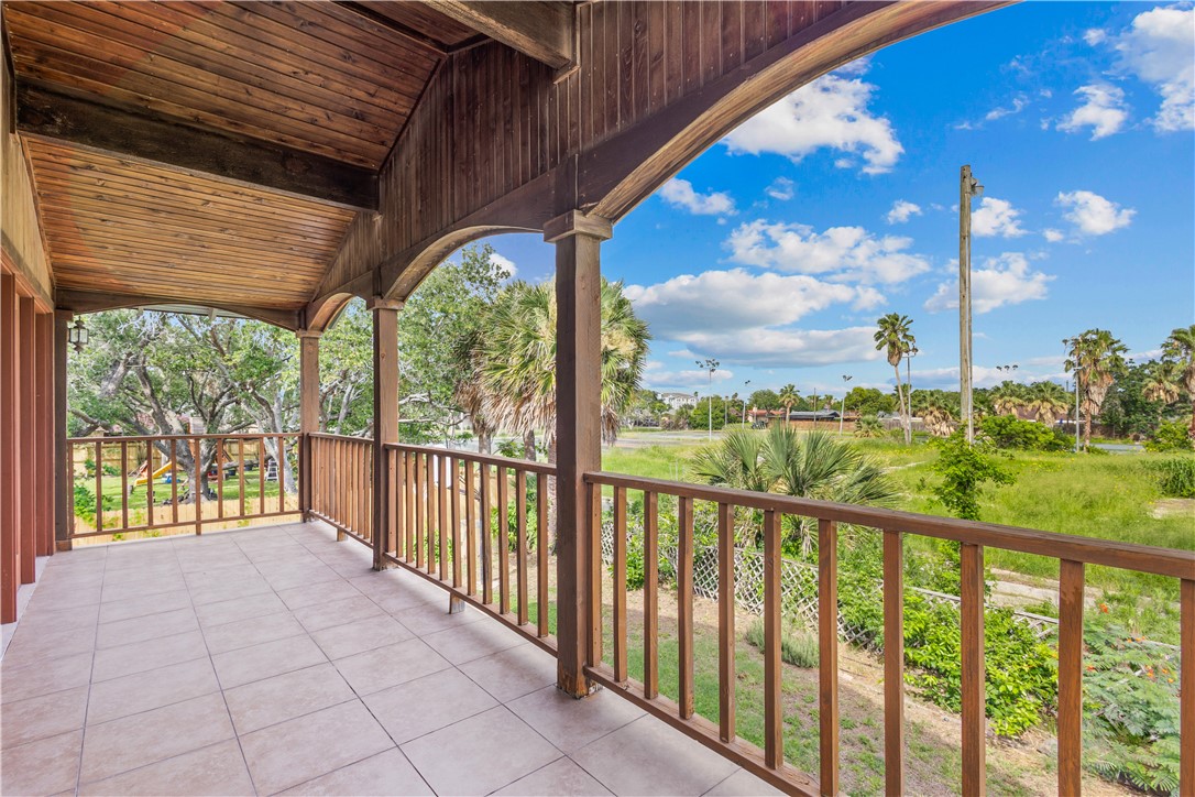 1010 Karnak Drive Corpus Christi TX 78412