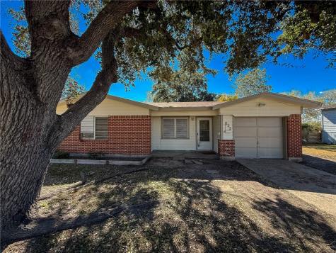 833 Booty Street Sinton TX 78387