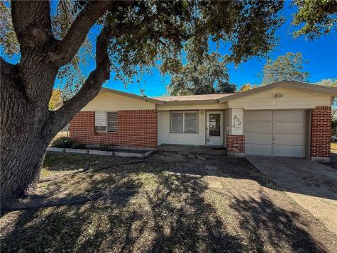 833 Booty Street Sinton TX 78387
