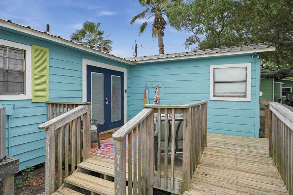 819 S Church Street Rockport TX 78382