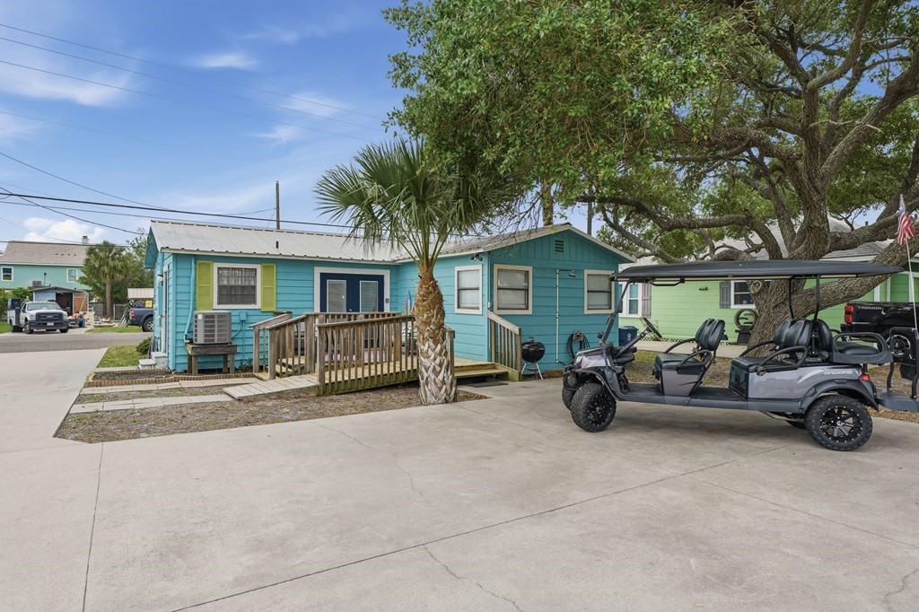 819 S Church Street Rockport TX 78382