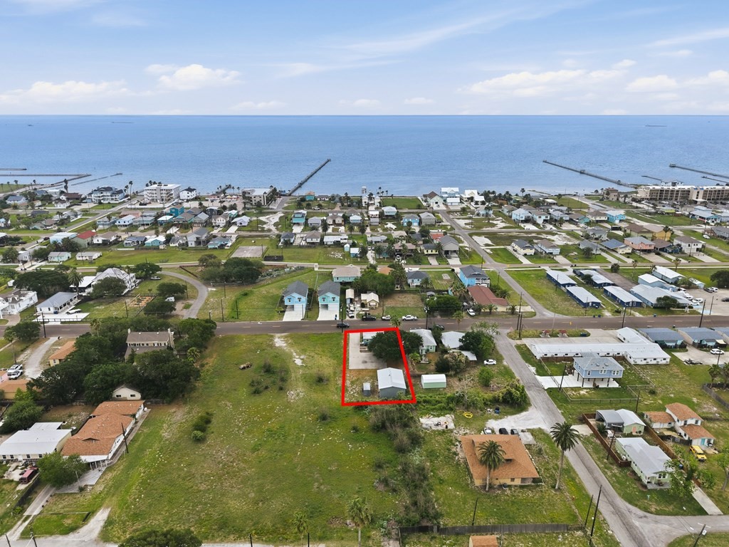 819 S Church Street Rockport TX 78382