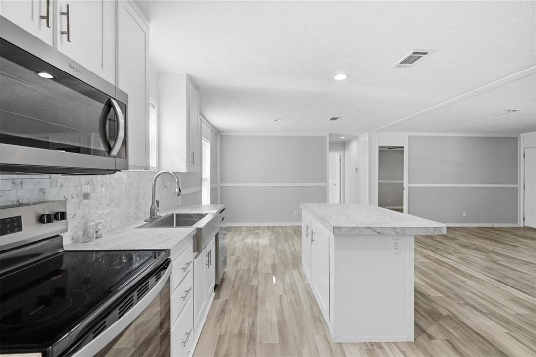 1011 Mark Street George West TX 78022