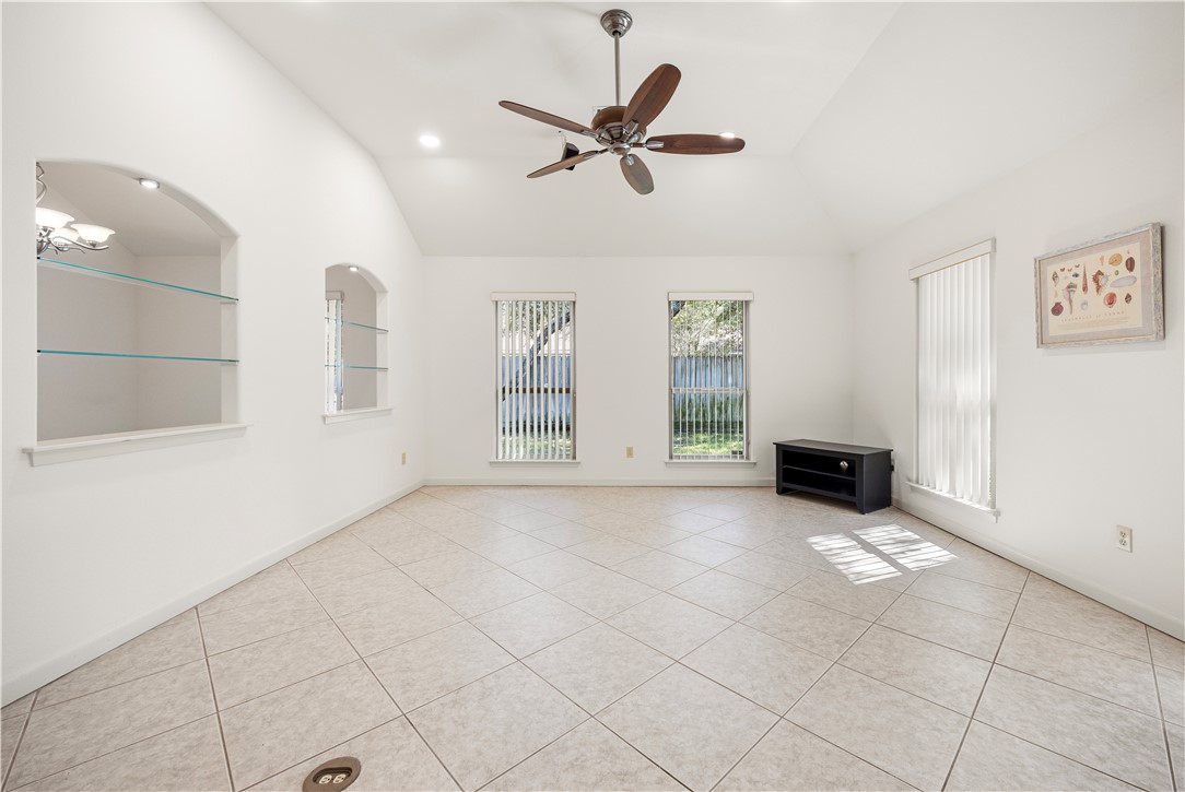 106 N Santa Clara Drive Rockport TX 78382