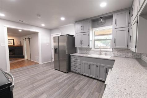 306 W Hutchinson Street Beeville TX 78102