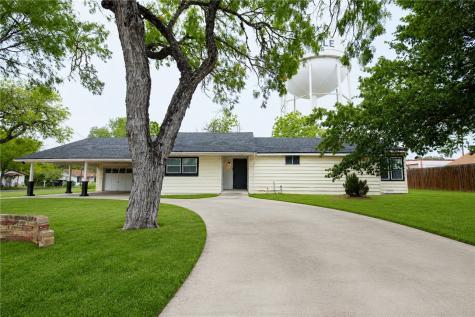 306 W Hutchinson Street Beeville TX 78102