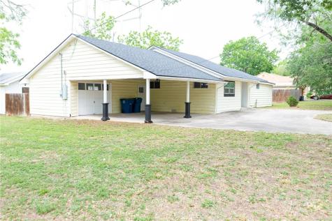 306 W Hutchinson Street Beeville TX 78102