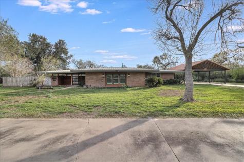 703 Elizabeth Avenue Kingsville TX 78363