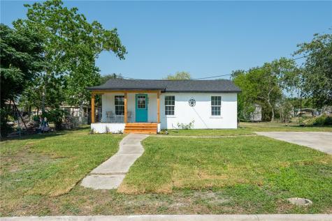 606 Avenue F Sinton TX 78387