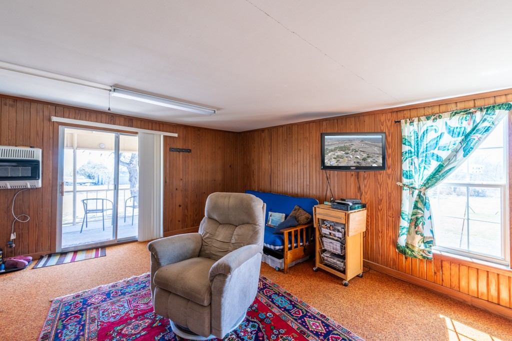 167 Buckeye Knoll Road George West TX 78022