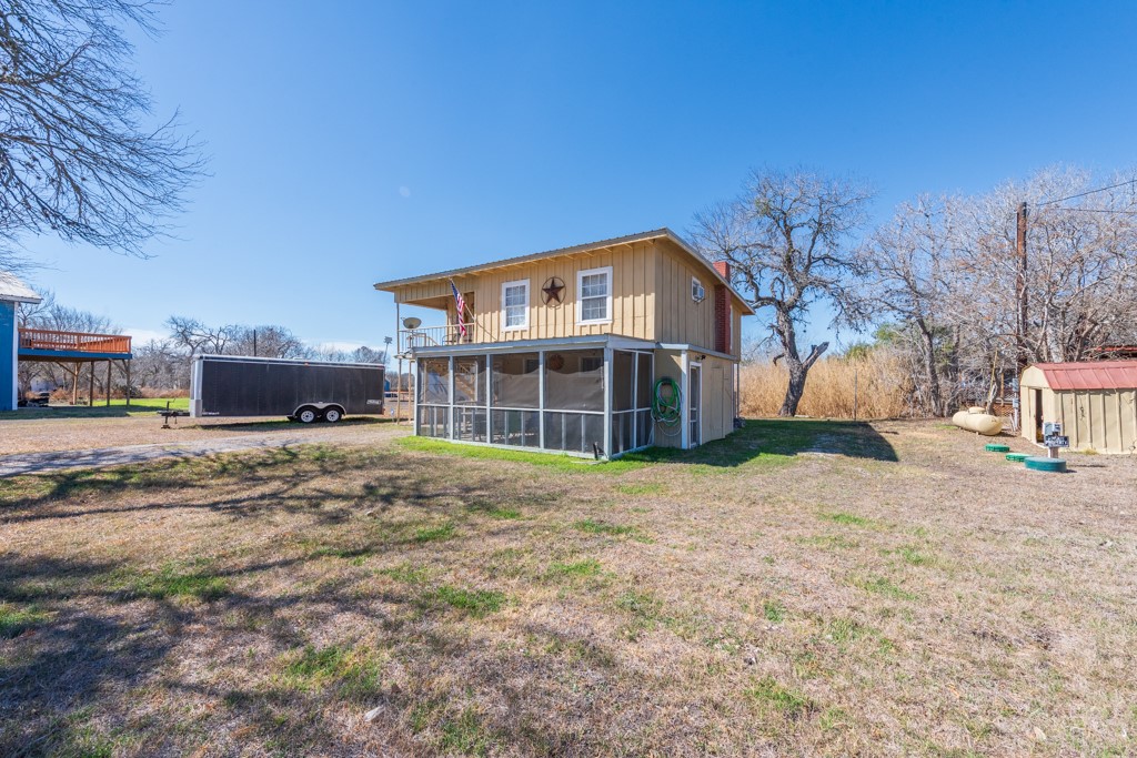167 Buckeye Knoll Road George West TX 78022