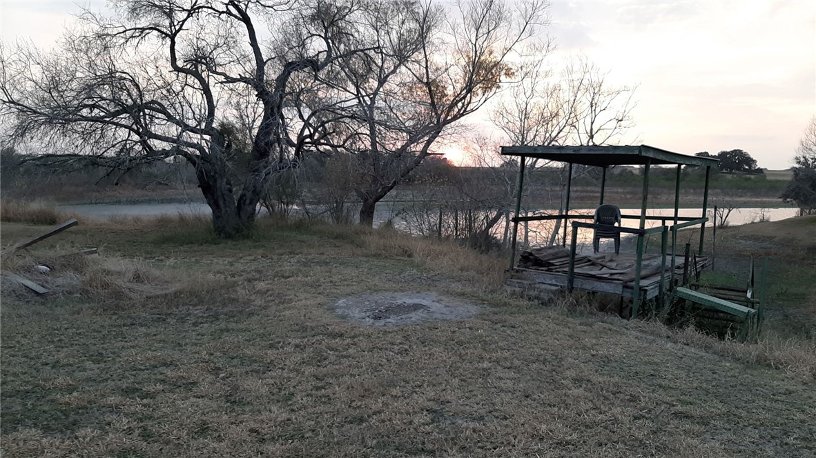 167 Buckeye Knoll Road George West TX 78022