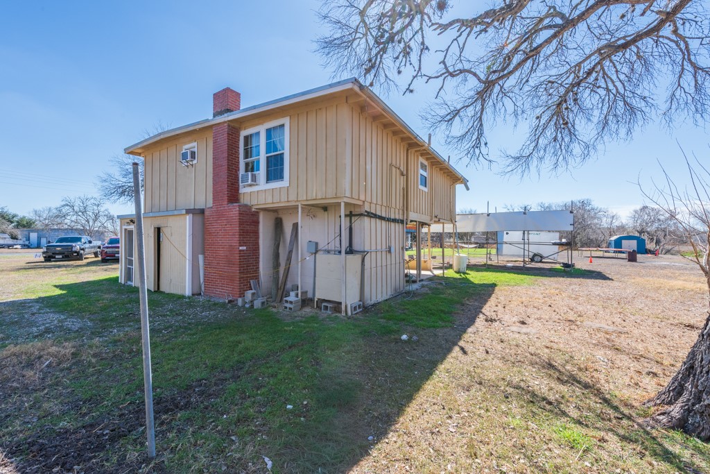 167 Buckeye Knoll Road George West TX 78022