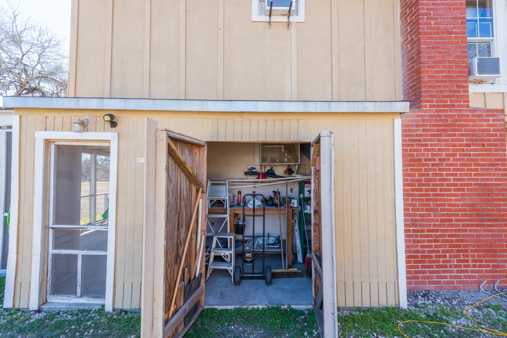 167 Buckeye Knoll Road George West TX 78022
