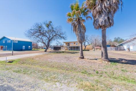 167 Buckeye Knoll Road George West TX 78022