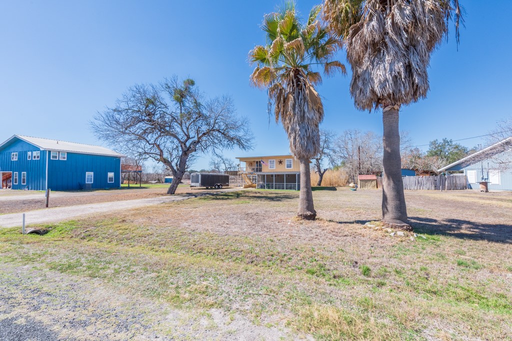 167 Buckeye Knoll Road George West TX 78022
