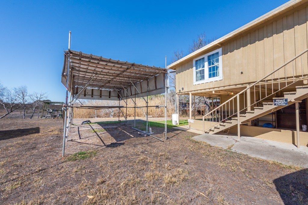 167 Buckeye Knoll Road George West TX 78022