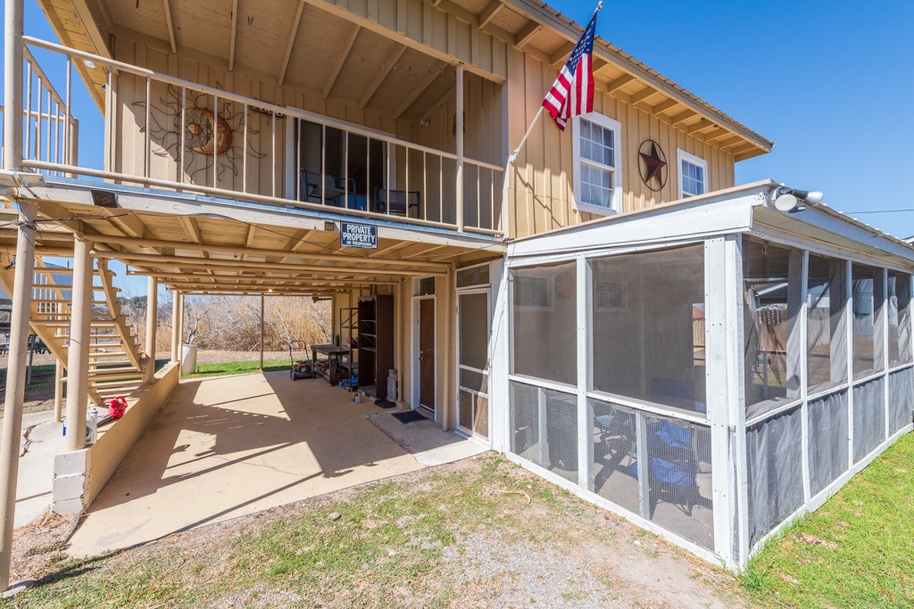 167 Buckeye Knoll Road George West TX 78022