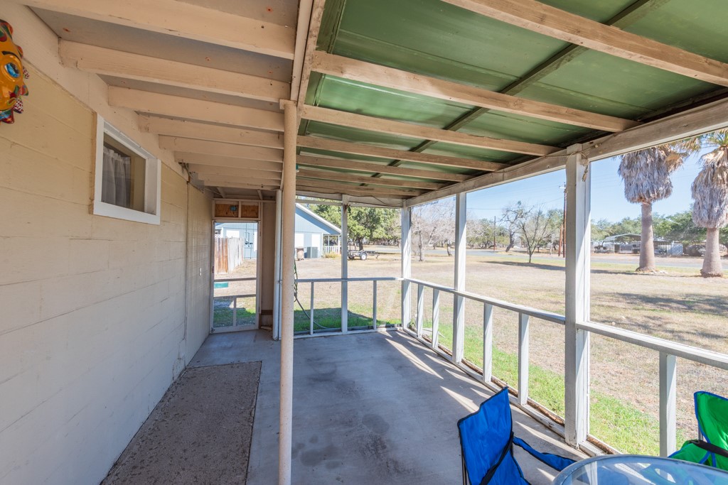 167 Buckeye Knoll Road George West TX 78022