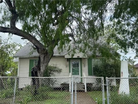 635 Victoria Avenue Taft TX 78390